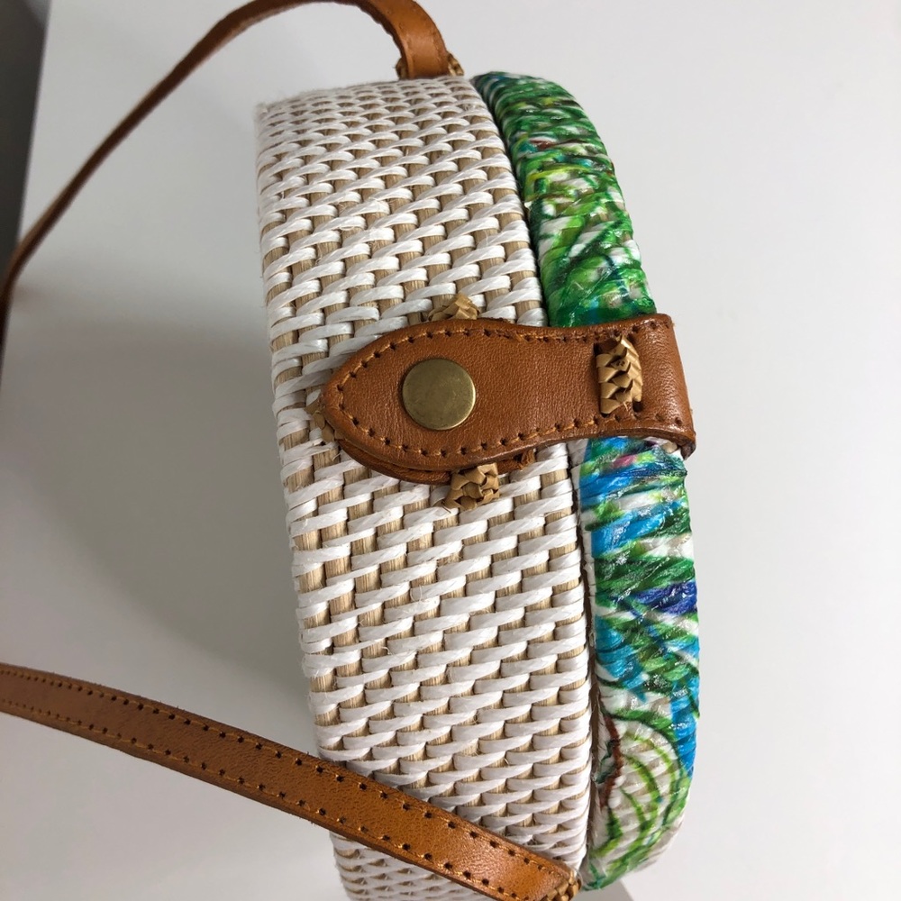 Flamingo Print Round Crossbody Bag - Picture 4 of 10